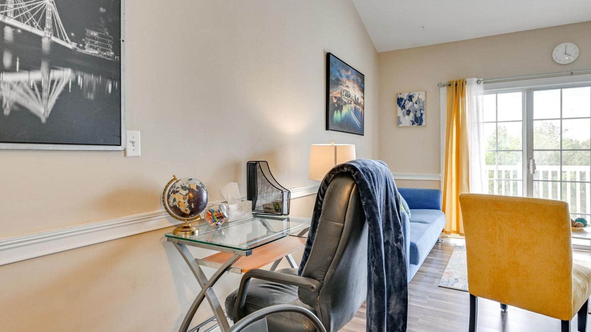 Charming W/ Balcony, 1 Mi To Unc Charlotte! Charlotte