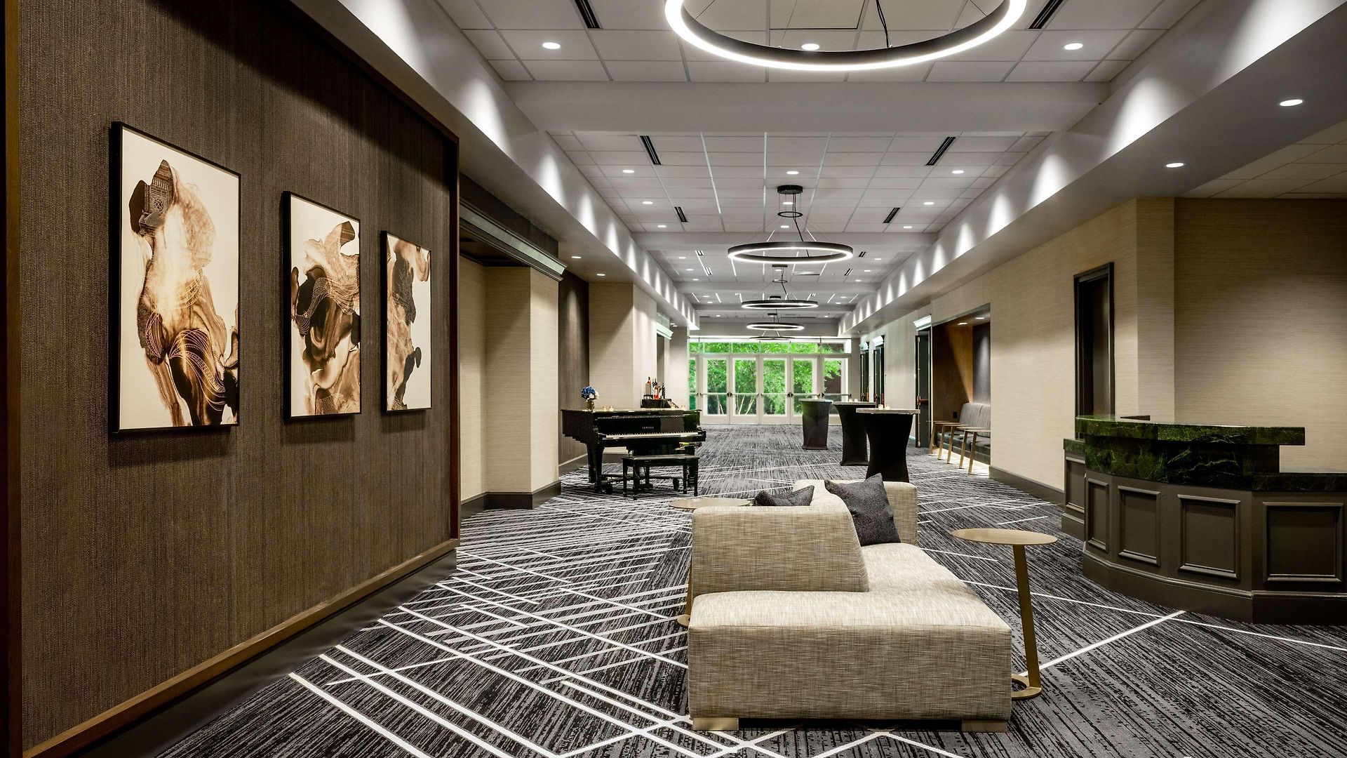 Hilton Airport Hotel 4*