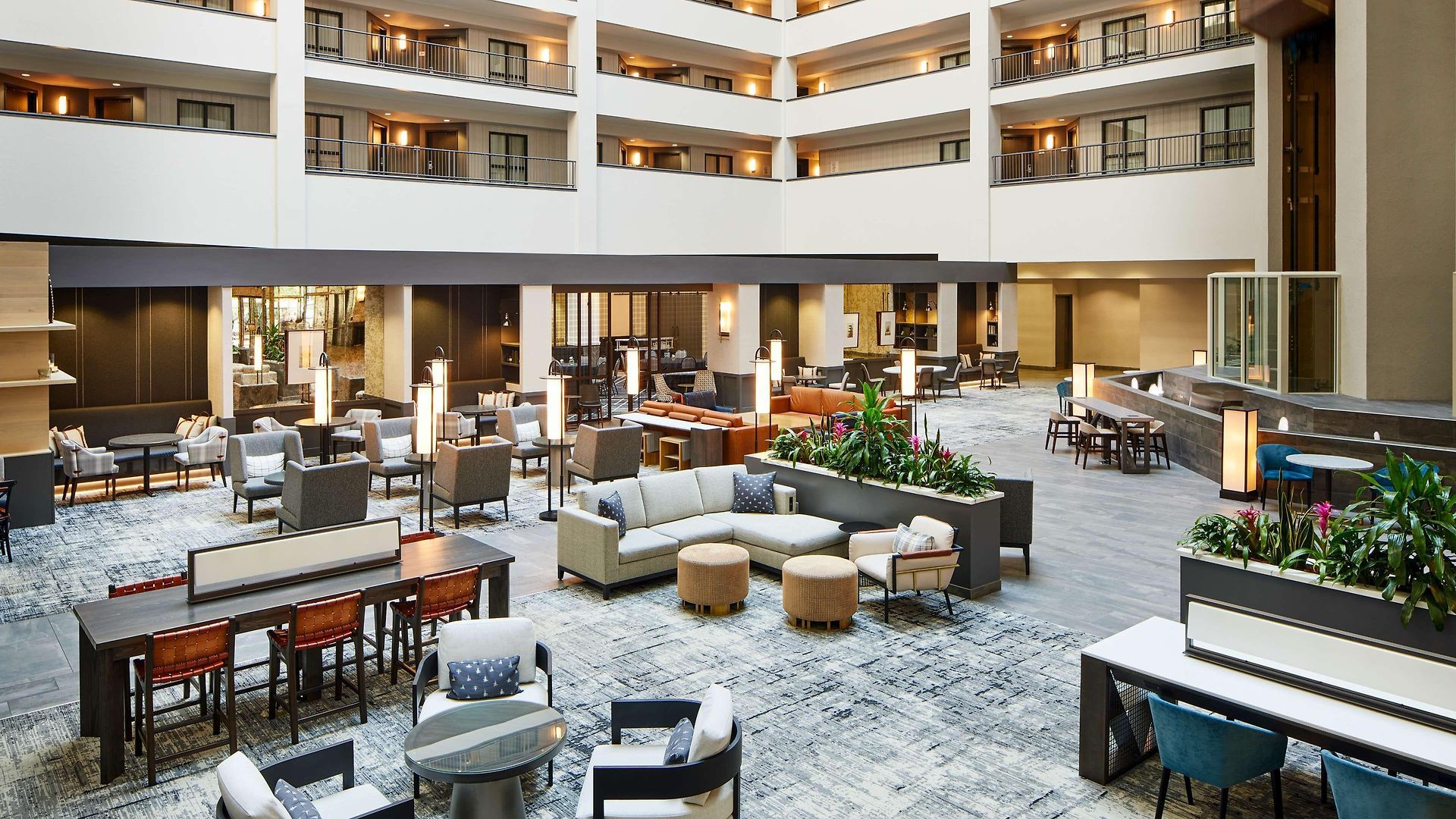 Hilton Airport Hotel 4*