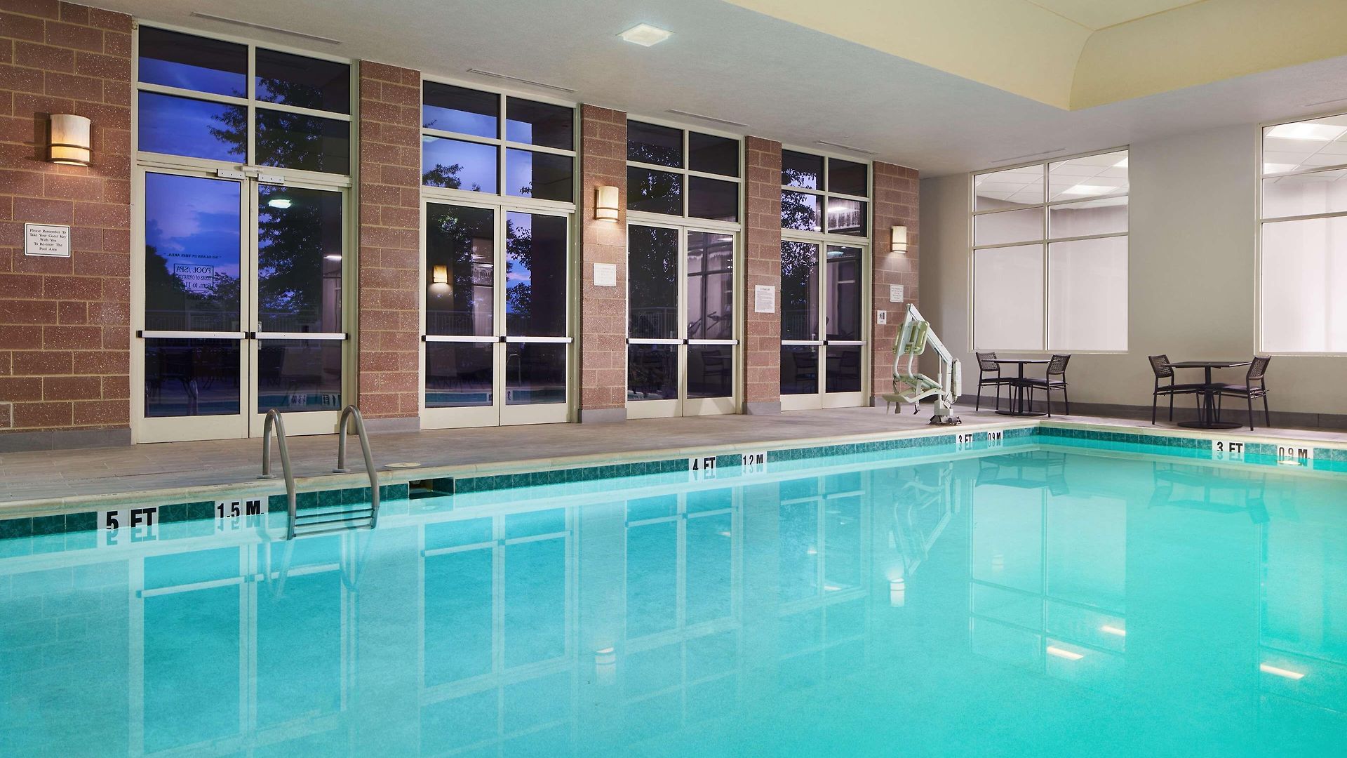 Hilton Airport 4*