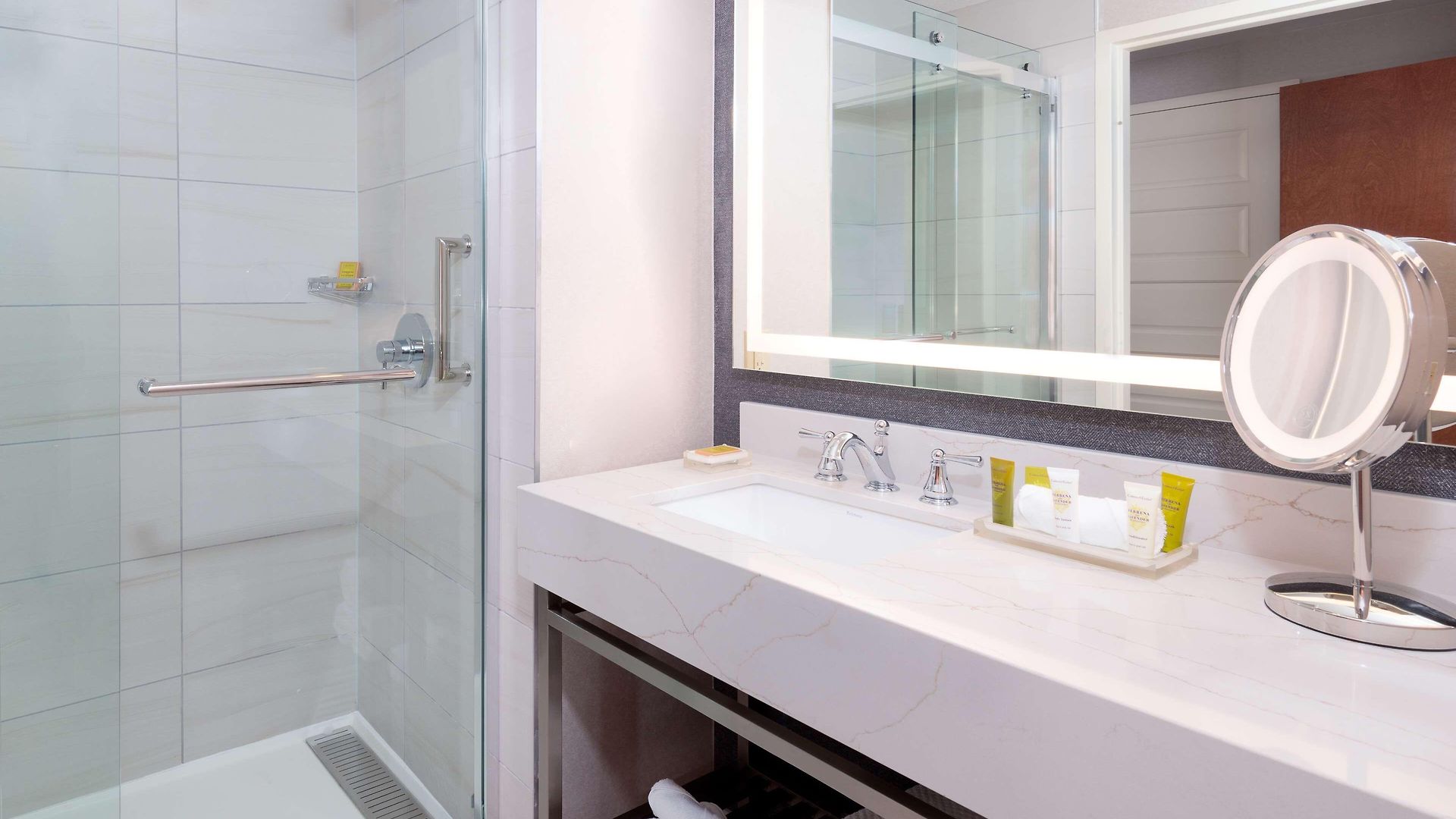 Hilton Airport Hotel 4*