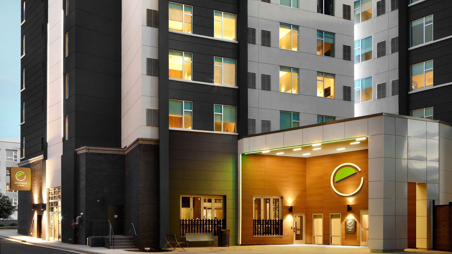 Element By Marriott Uptown Hotel 4*