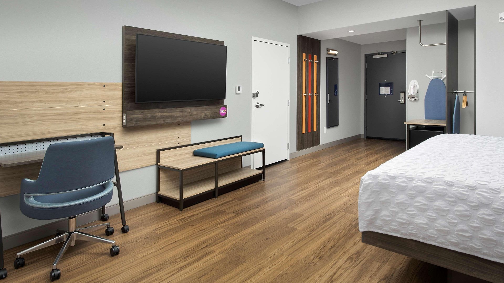 Tru By Hilton Airport Pointe 3*