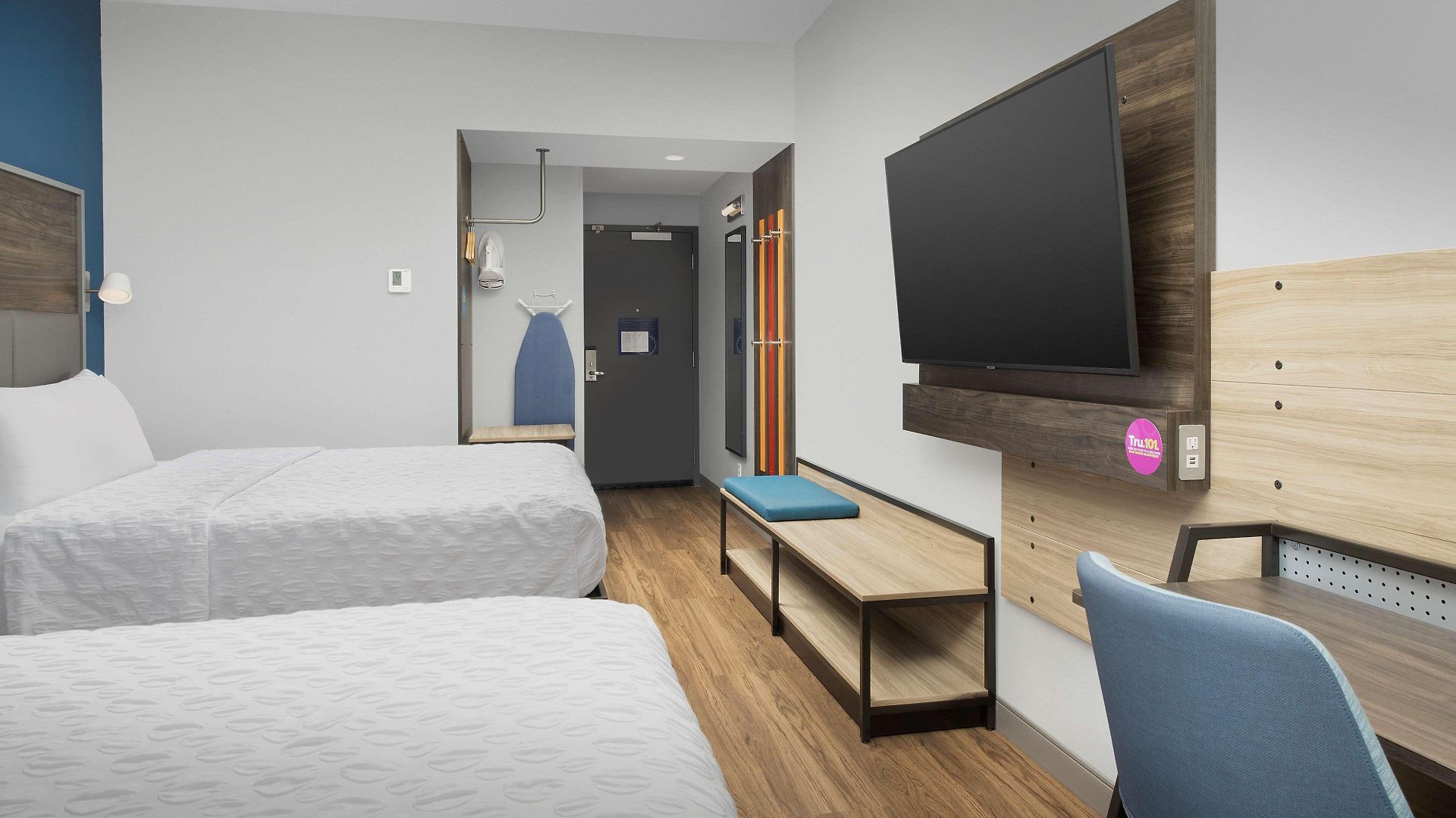 Tru By Hilton Airport Pointe 3*