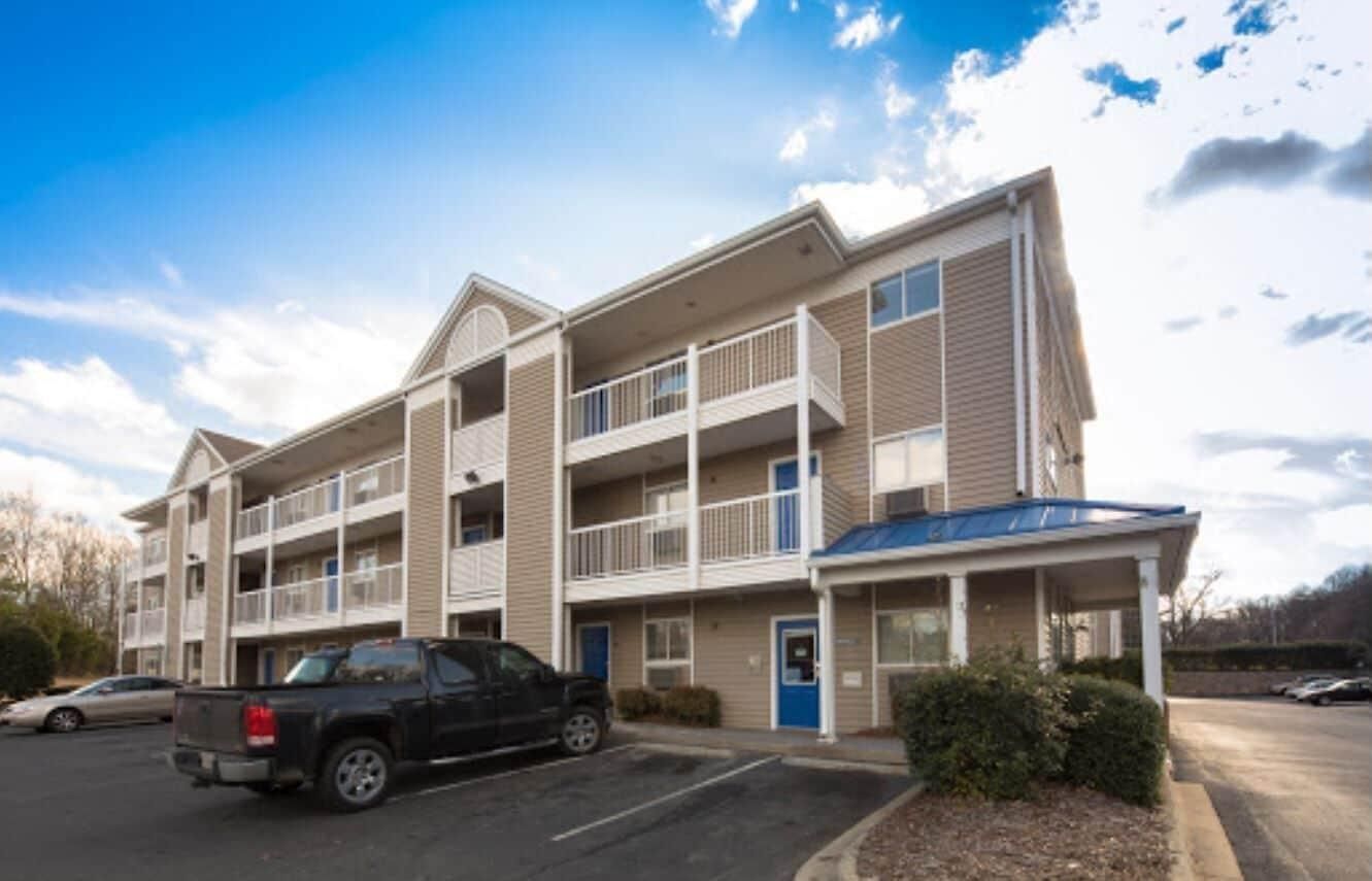 Hotel Intown Extended Nc - Airport 2*