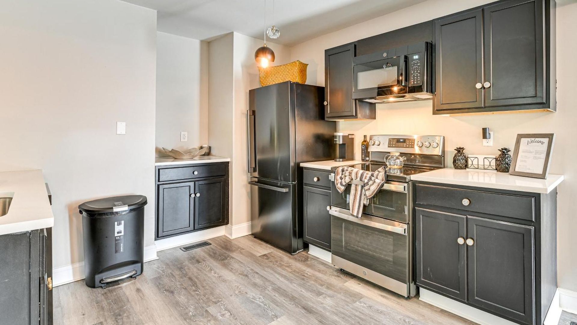 Gem W/ Deck & Community Amenities