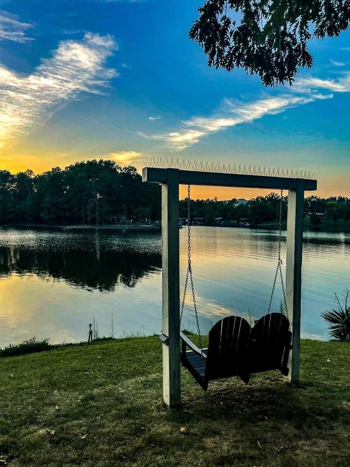 Holiday home Embrace Nature In Lakefront With Fire Pit In Charlotte, North Carolina *
