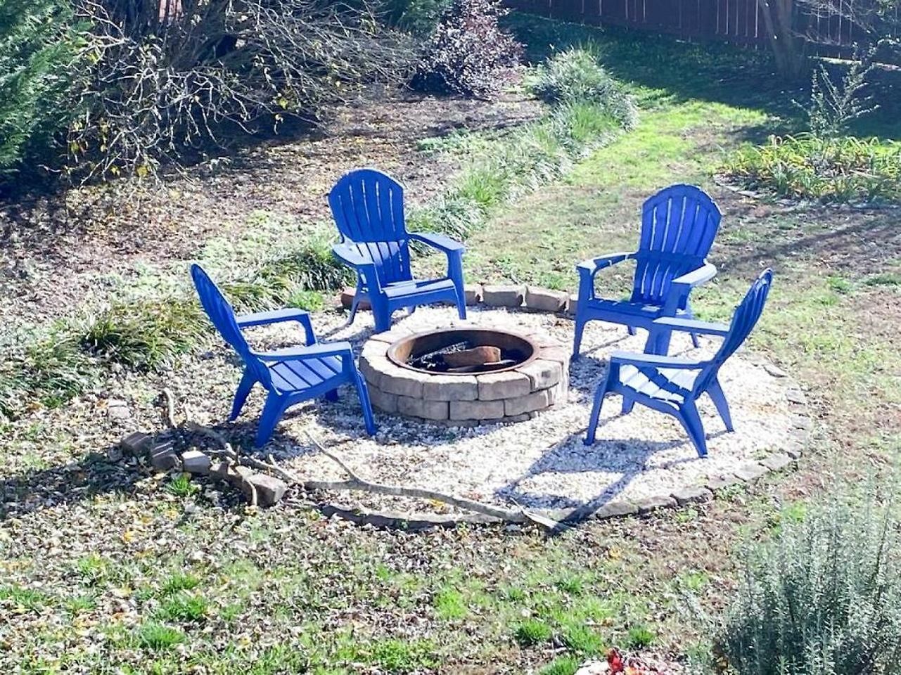 Splendid With Fire It And Backyard In Nc Holiday home Charlotte