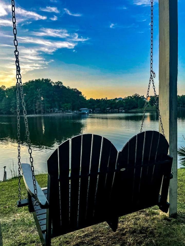 Holiday home Embrace Nature In Lakefront With Fire Pit In Charlotte, North Carolina Charlotte