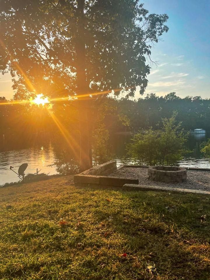 Embrace Nature In Lakefront With Fire Pit In Charlotte, North Carolina Holiday home *