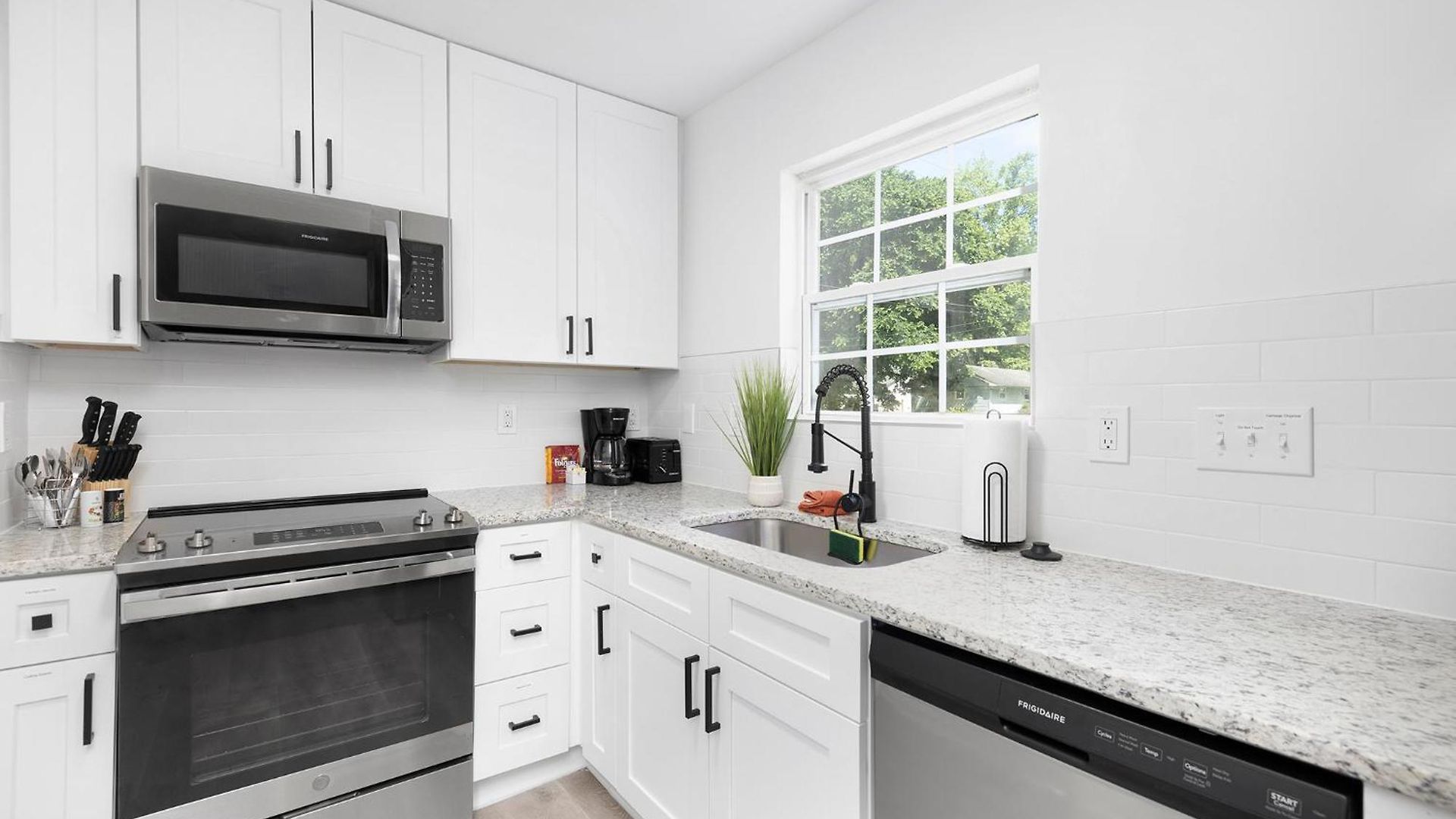 Holiday home Stylish Queen Getaway In Camp North End