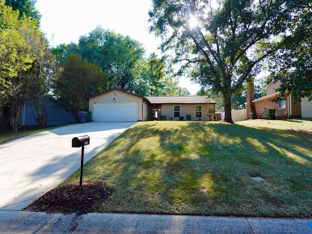 Spacious Dog-friendly Retreat Near Ballantyne *