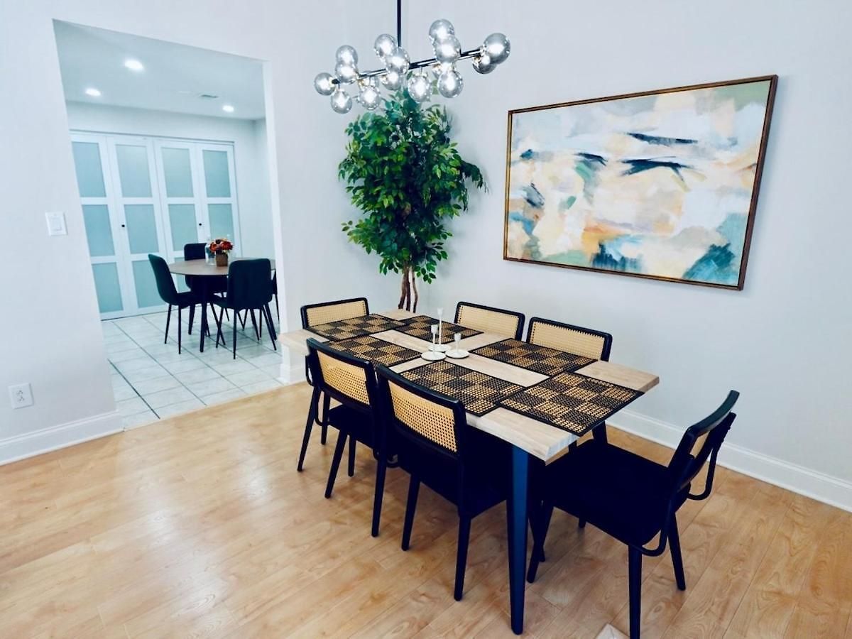 Spacious Dog-friendly Retreat Near Ballantyne Charlotte
