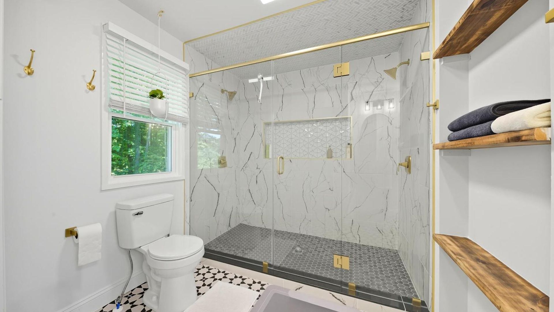 Guest house Bedrooms With Private Bath - 12min From Uptown
