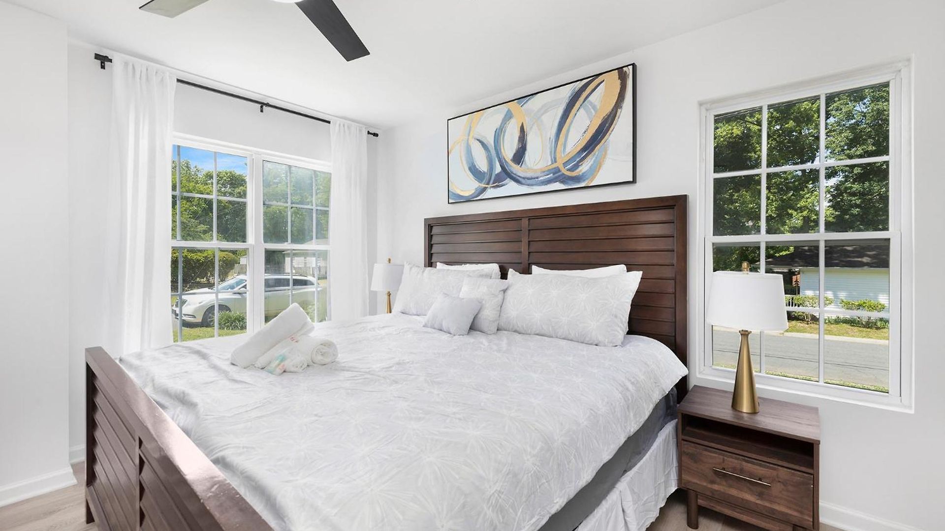 Stylish Queen Getaway In Camp North End Holiday home