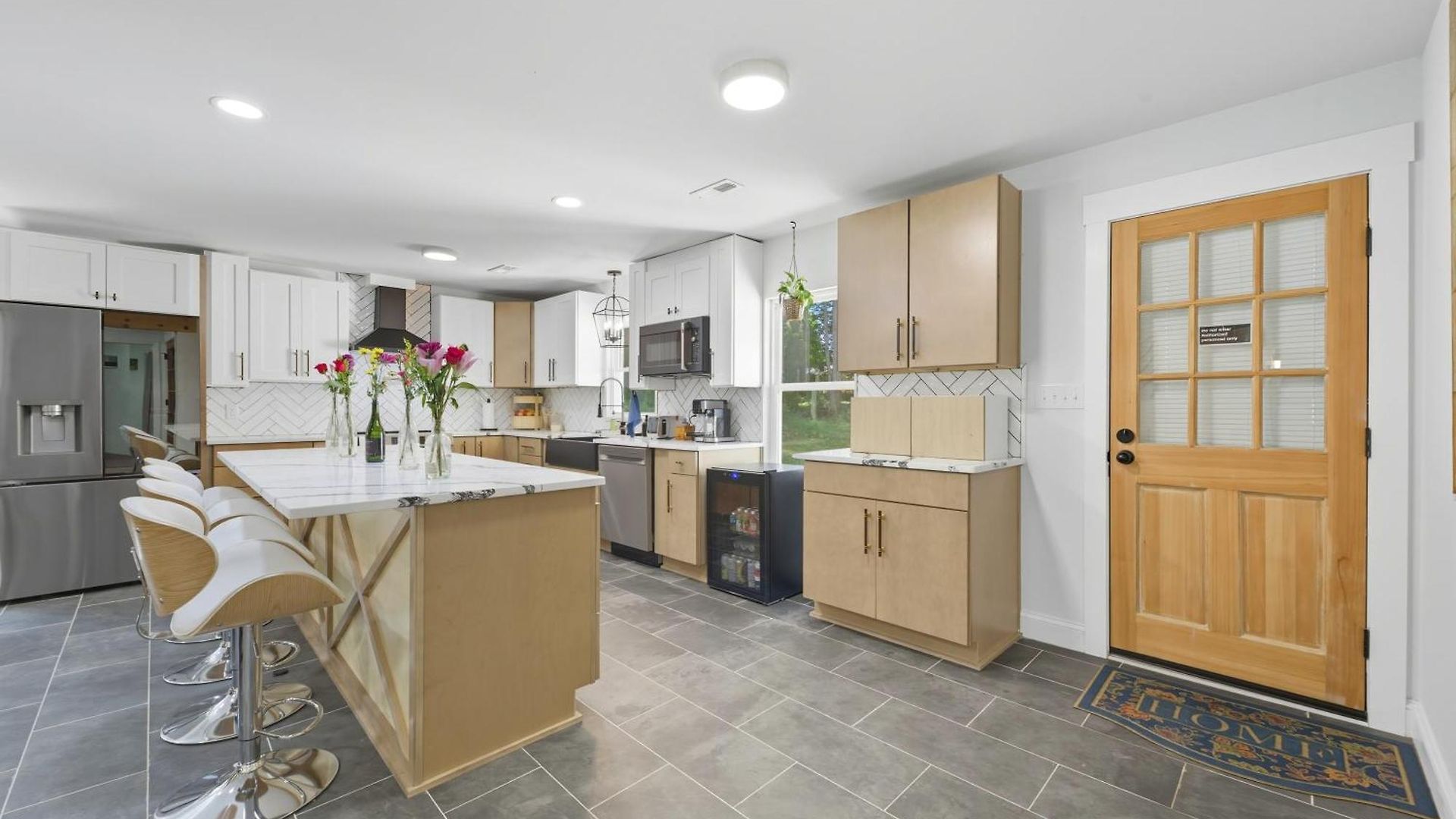 Bedrooms With Private Bath - 12min From Uptown Guest house