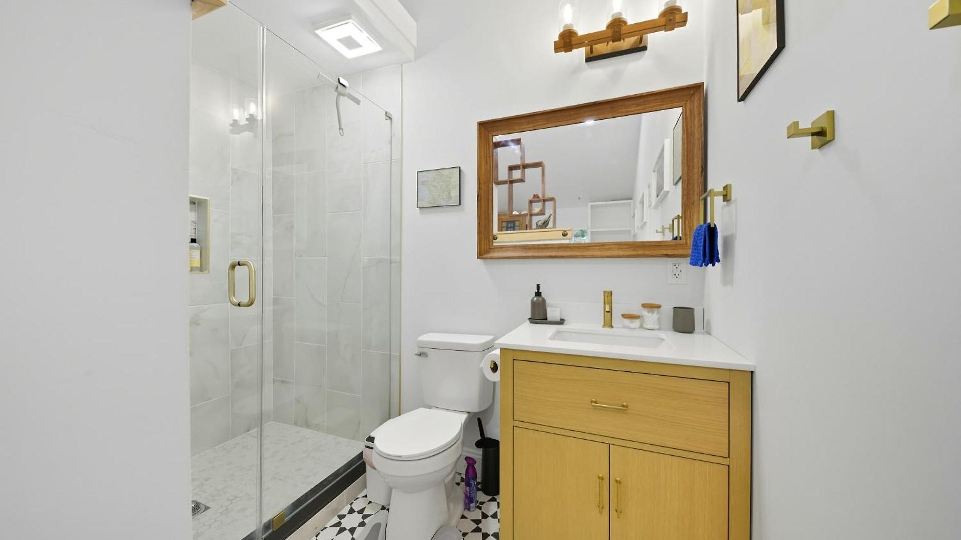Bedrooms With Private Bath - 12min From Uptown Guest house Charlotte