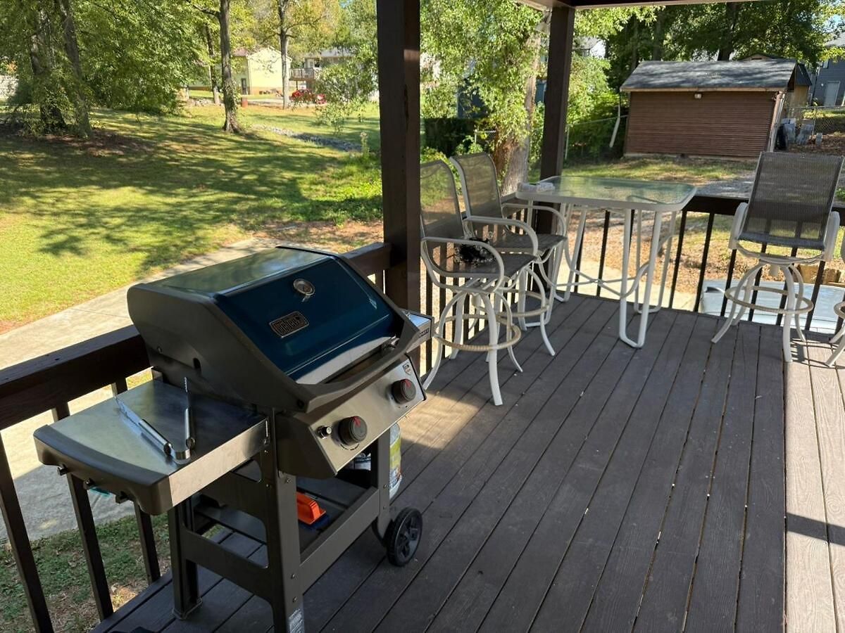 5br Near Uptown