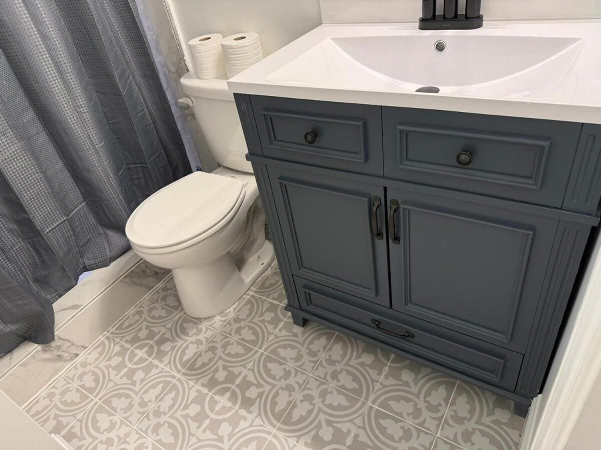 5br Near Uptown
