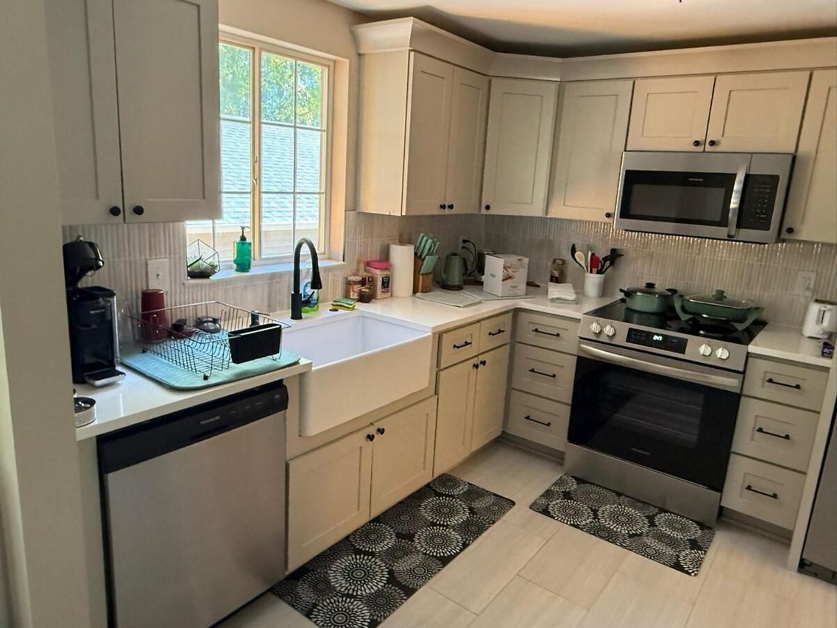 5br Near Uptown *