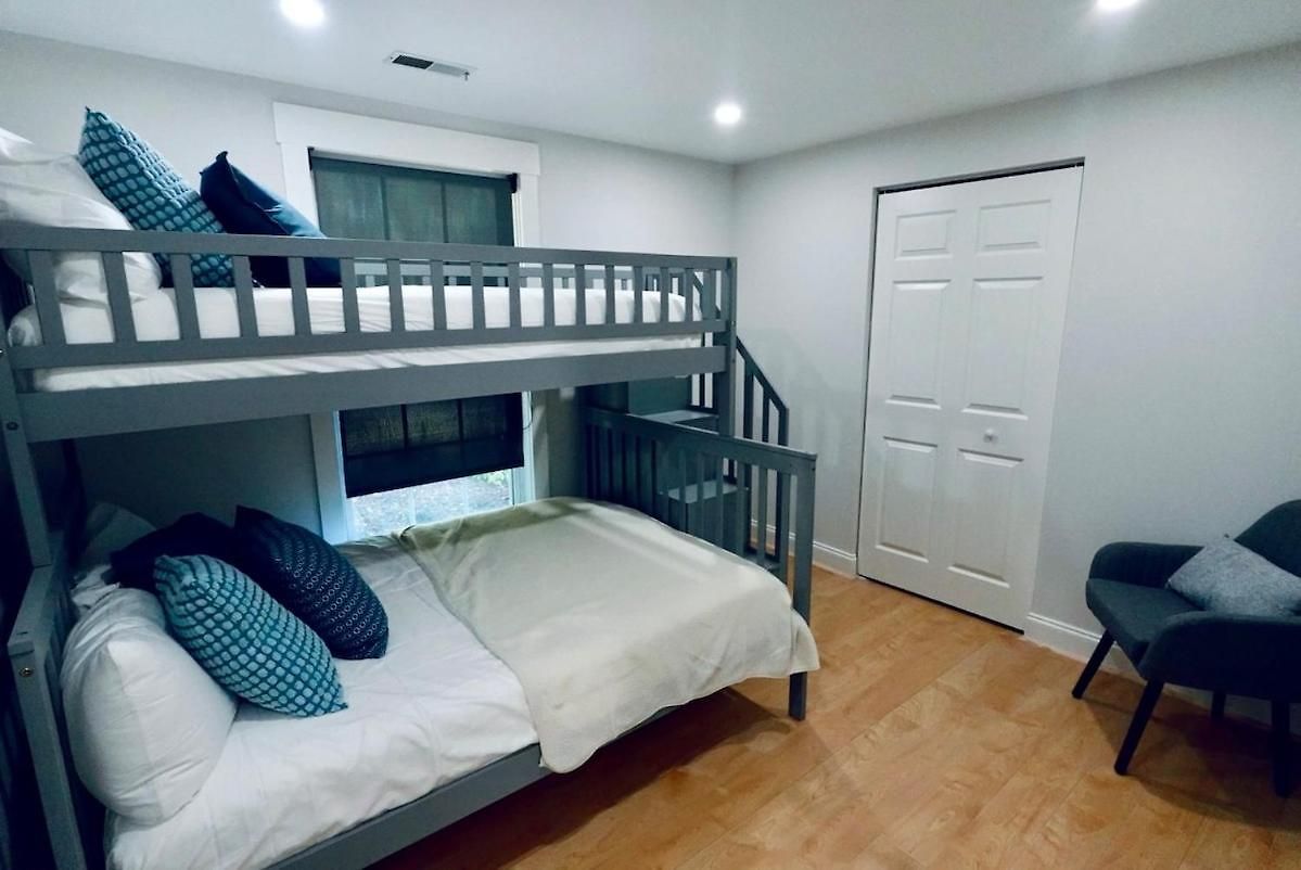 Spacious Dog-friendly Retreat Near Ballantyne *