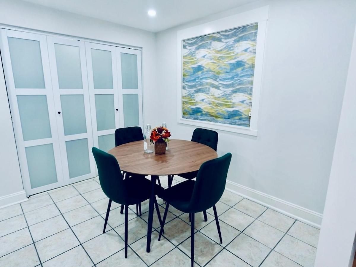 Spacious Dog-friendly Retreat Near Ballantyne Charlotte