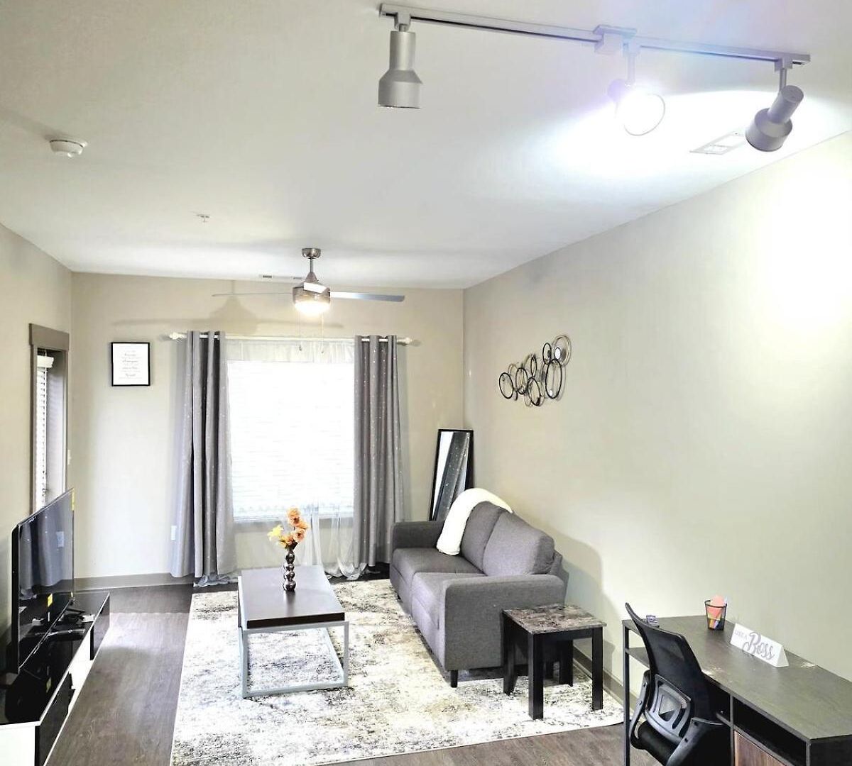Apartment Gorgeous Uptown With Pool *