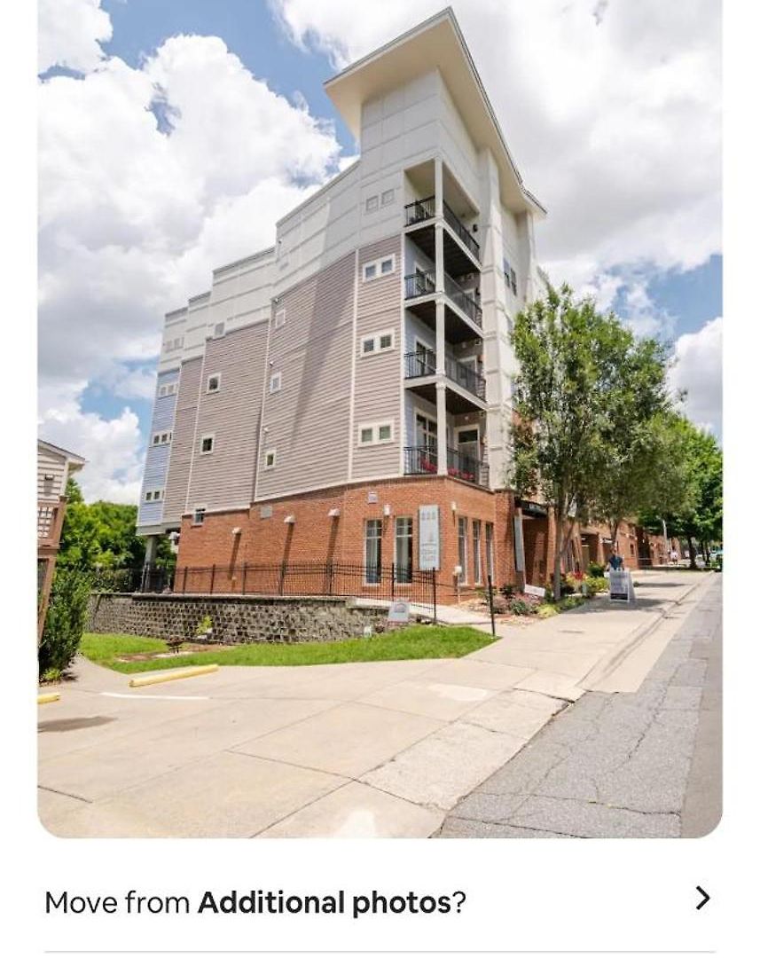 Gorgeous Uptown With Pool *