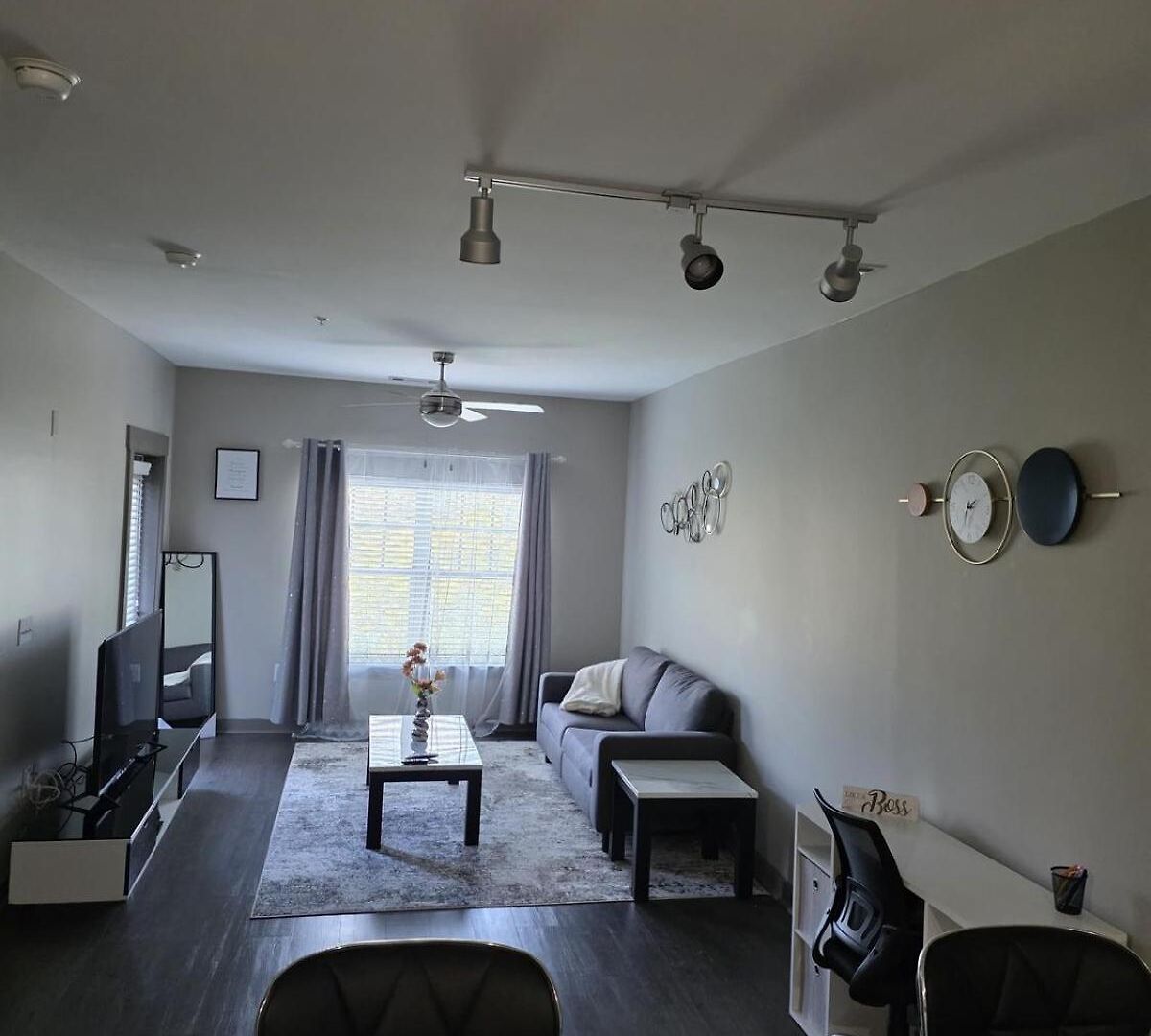 Apartment Gorgeous Uptown With Pool *
