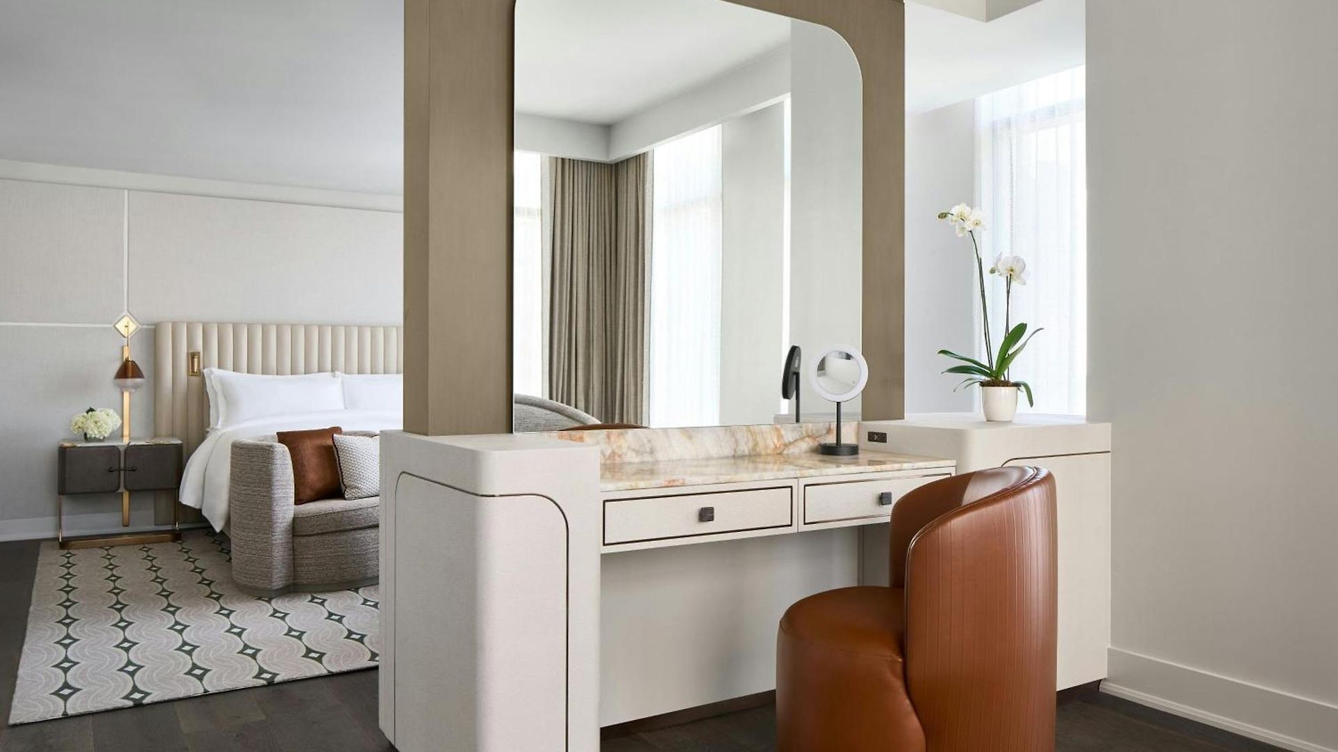 The Ritz-carlton,