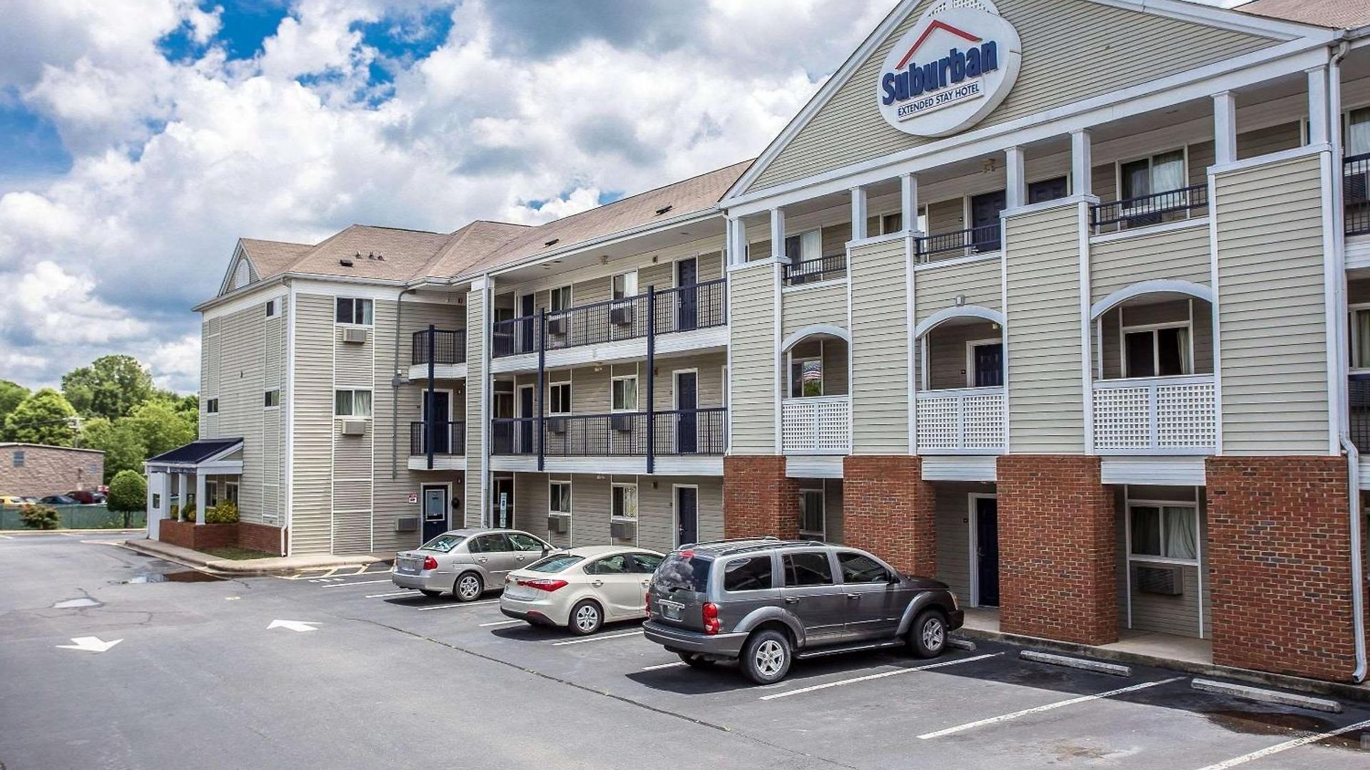 Suburban - Ballantyne 3*