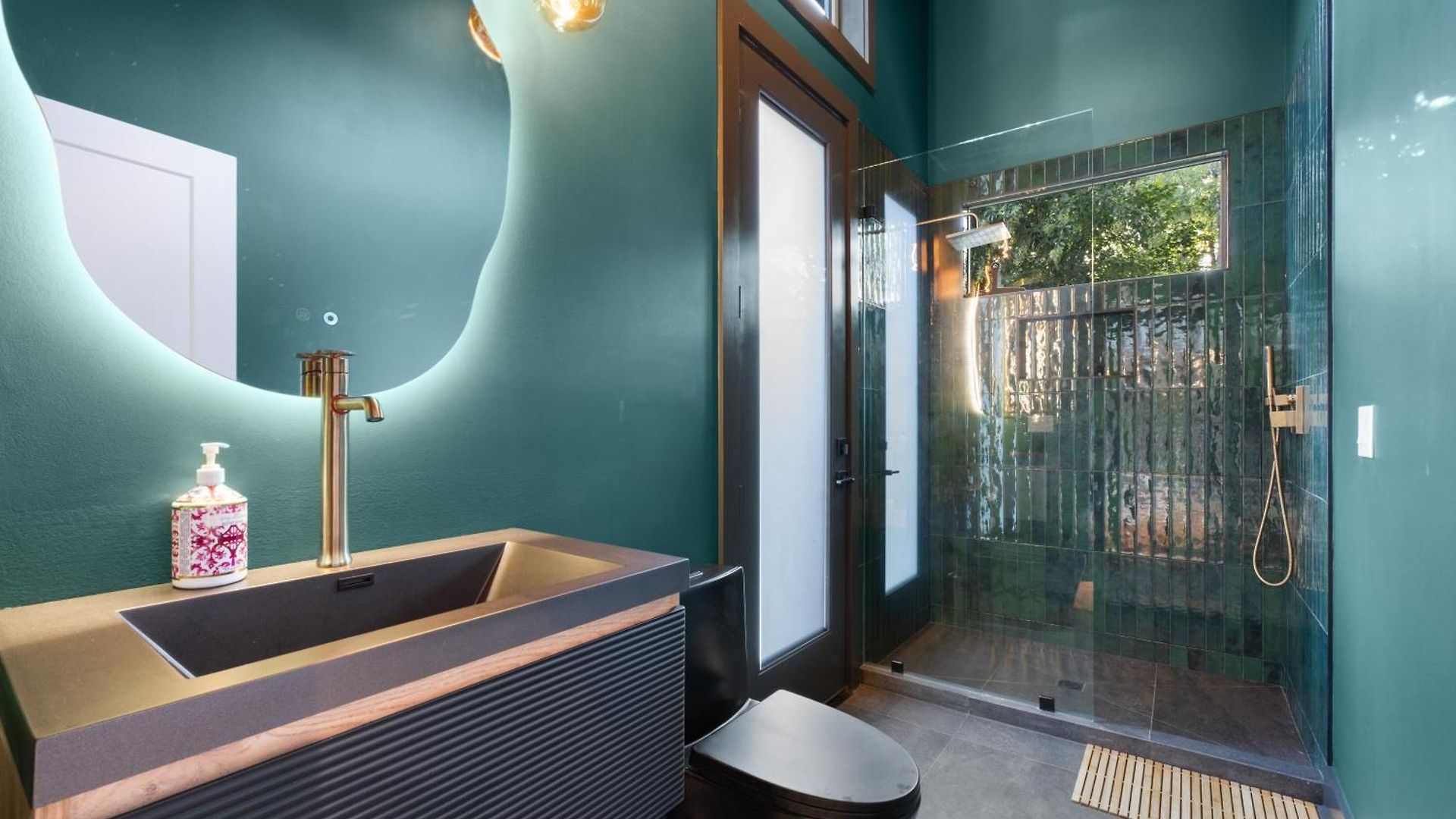 The Raven A Luxury