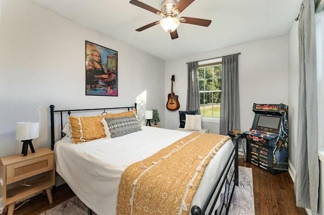 Cozy Camp North End 2br