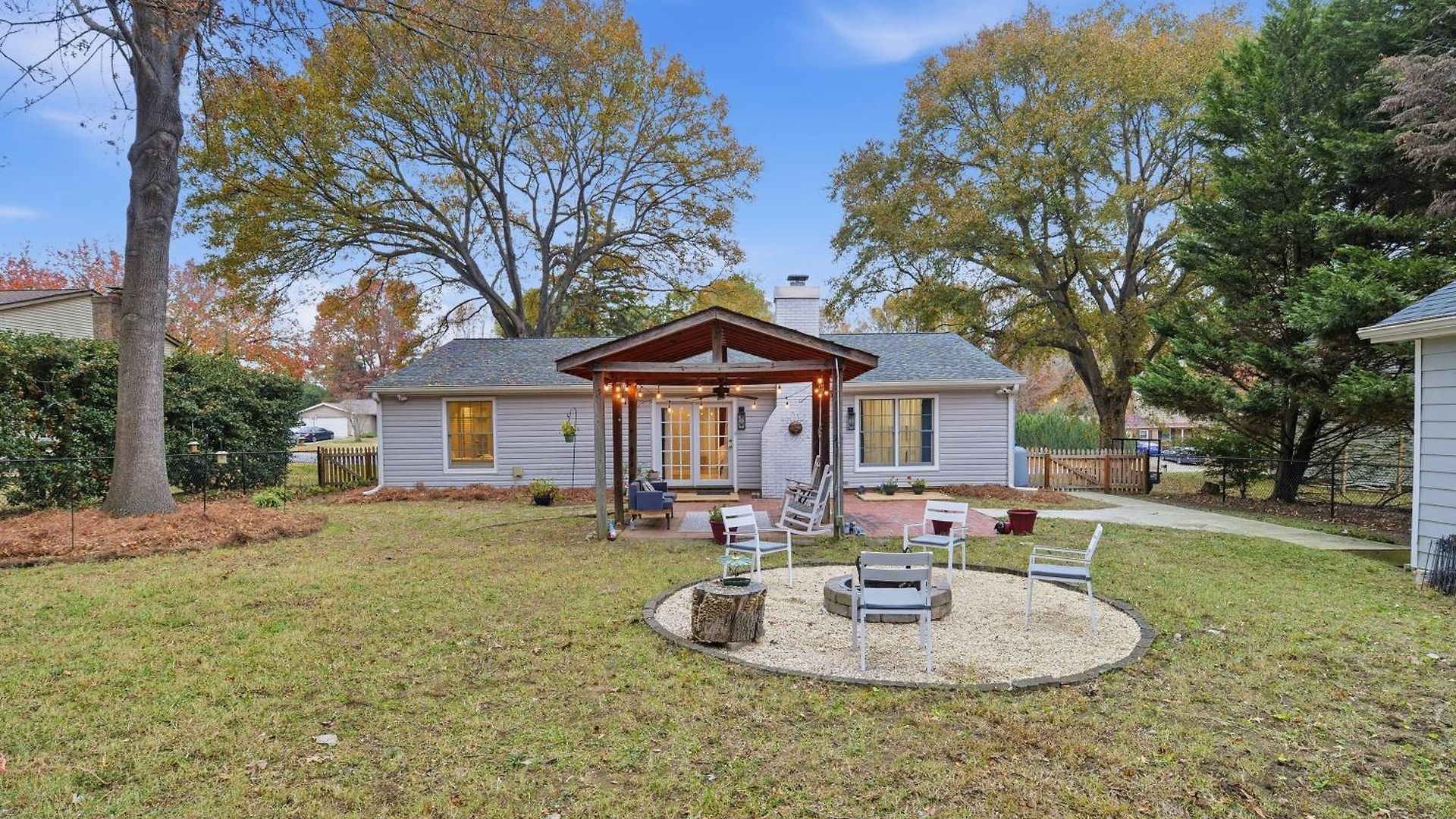 Shadowlake: 4br House Charlotte