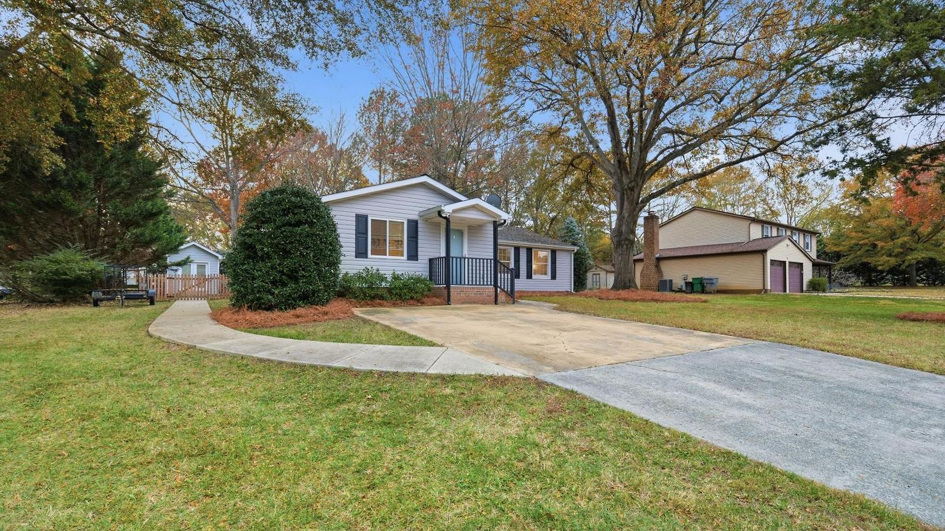 Holiday home Shadowlake: 4br House Charlotte