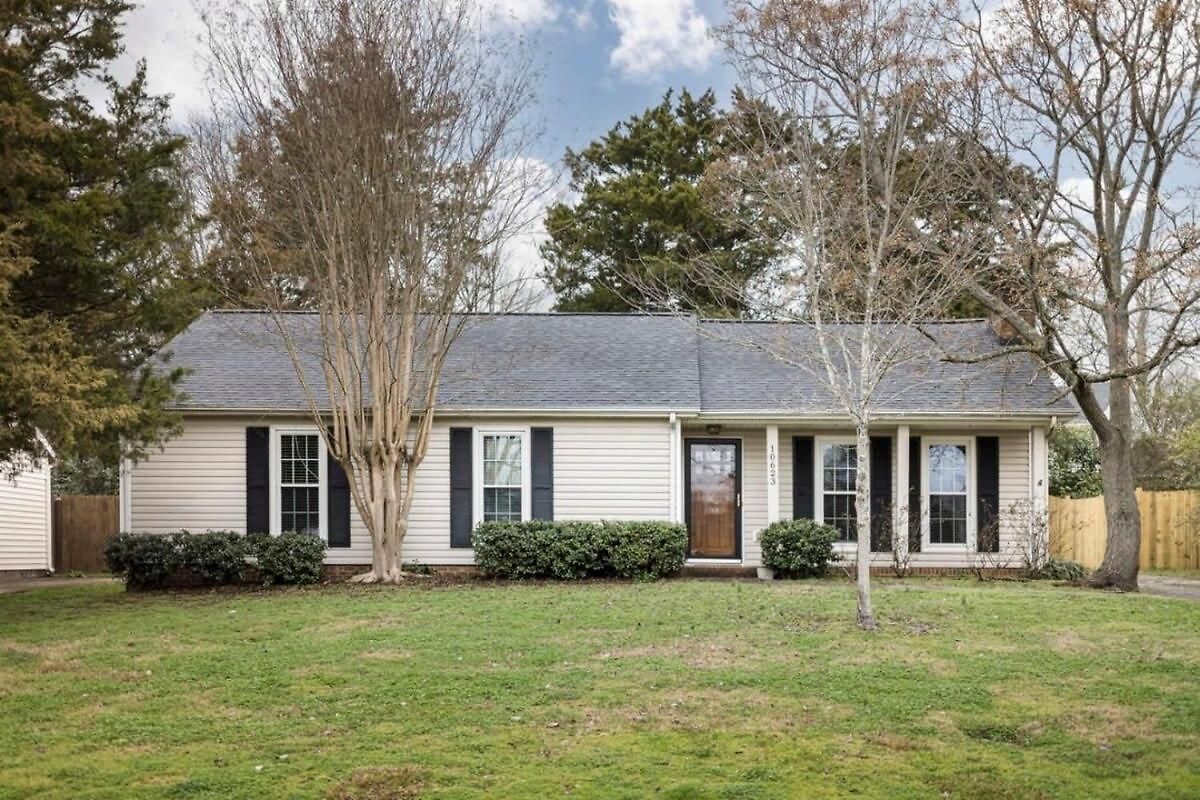 Serene Getaway With Patio In Pineville