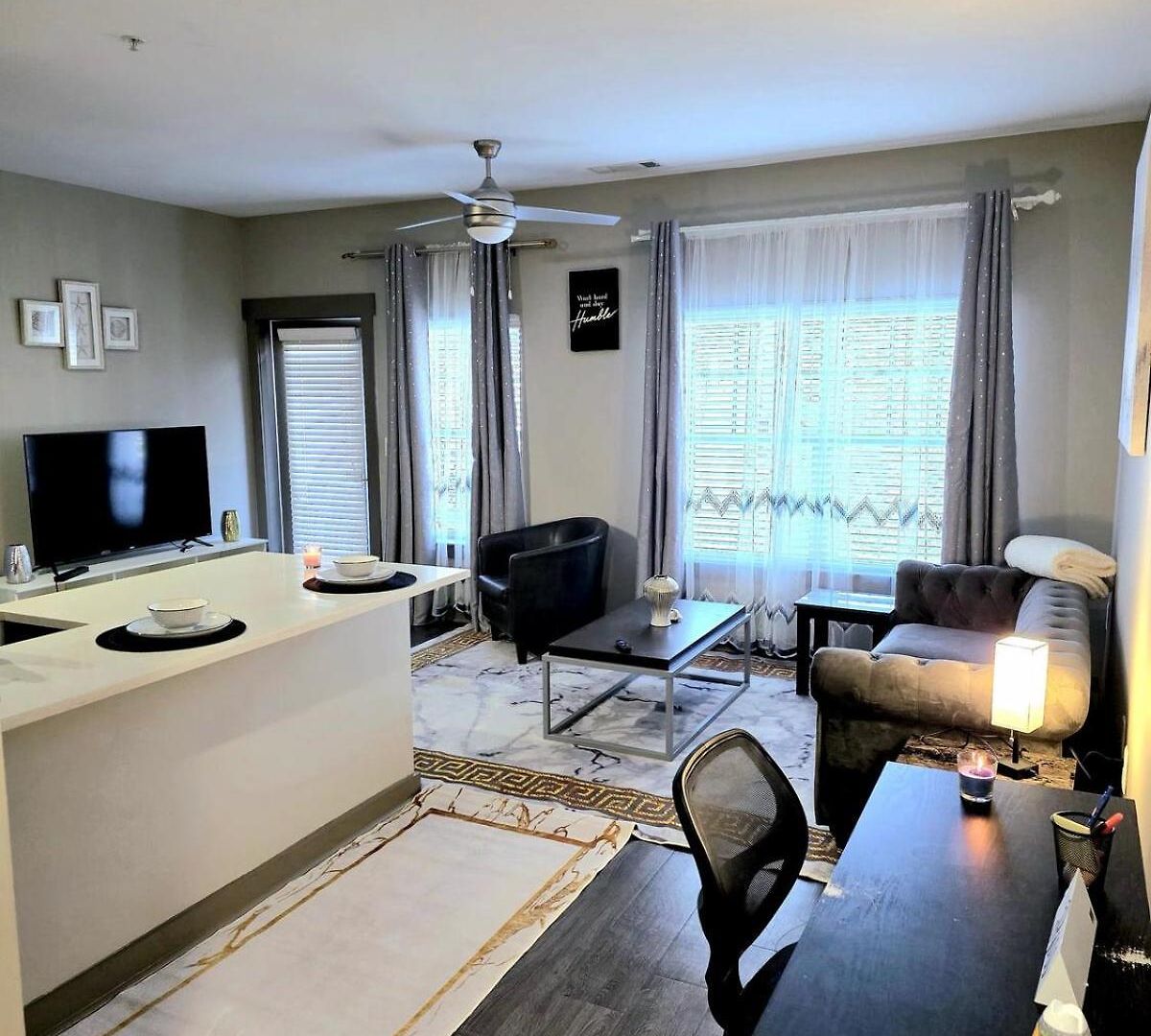 Apartment Skyline Serenity- Gym, Walk To Bars And Restaurants *