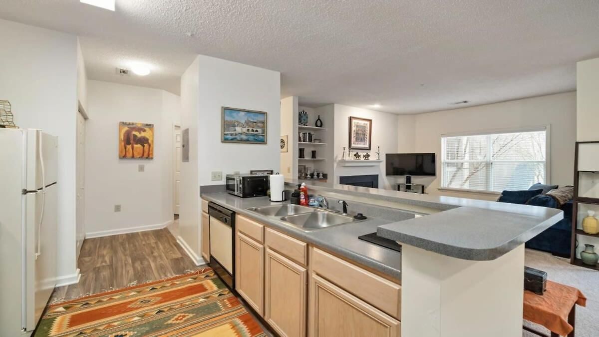 Cozy 1-br With A Seasonal Pool * Charlotte