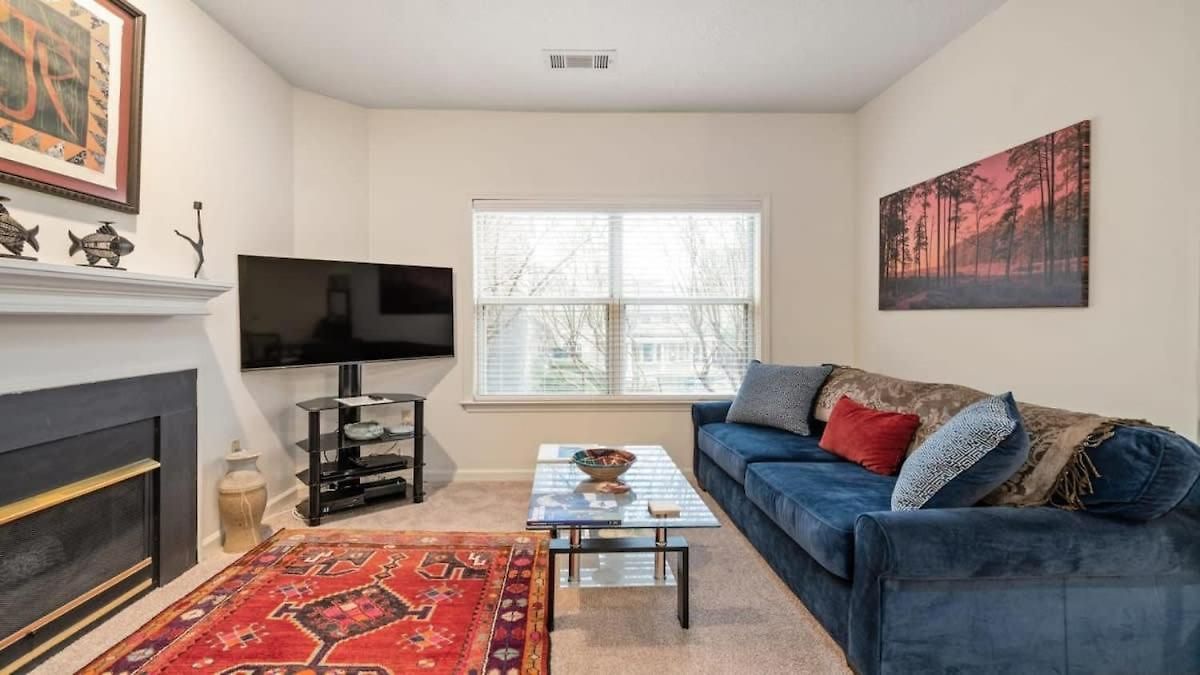 Cozy 1-br With A Seasonal Pool *