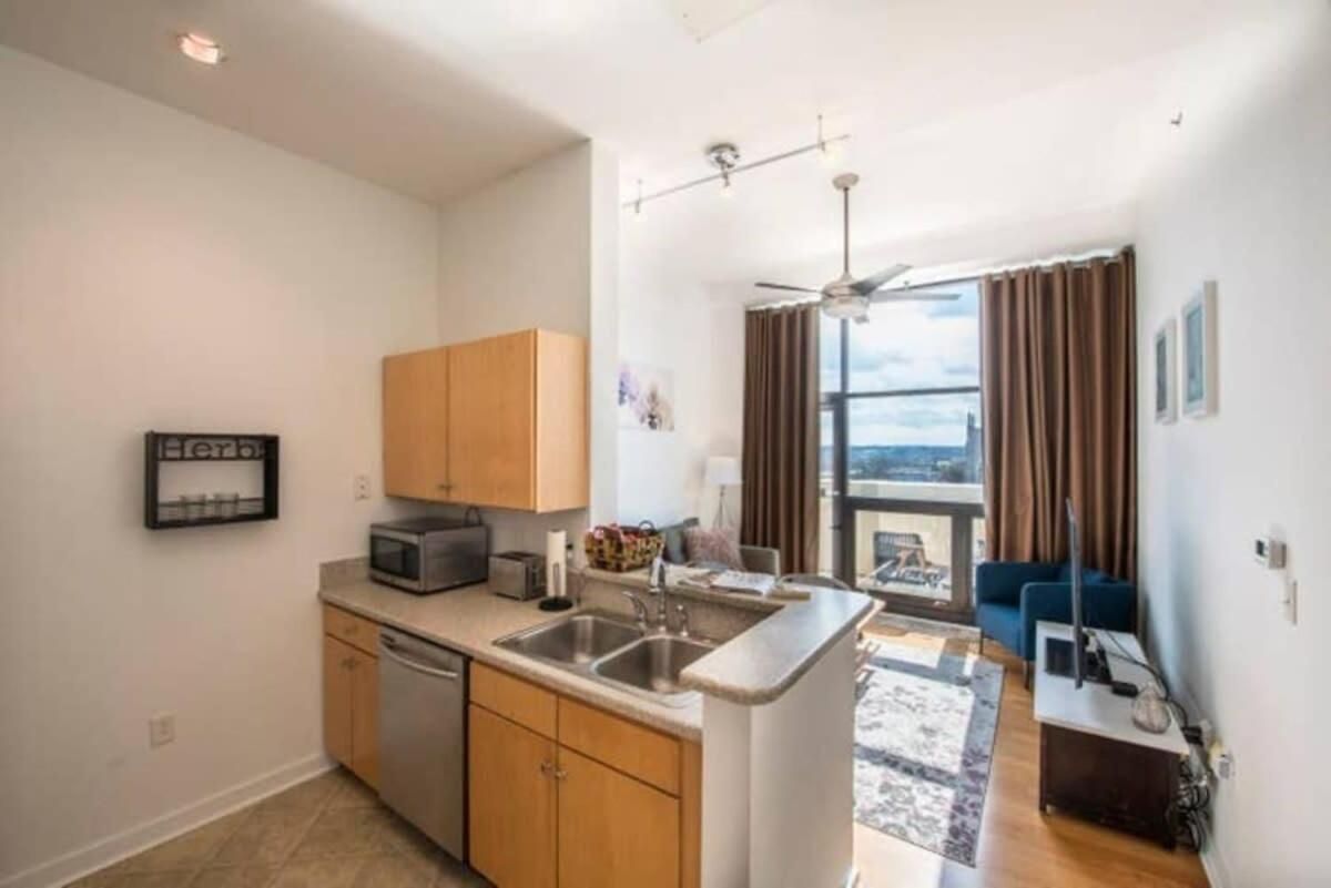 Skyline Vista Penthouse In The Queen * Charlotte