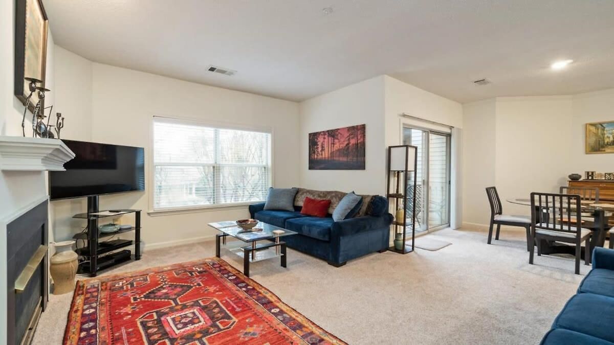Cozy 1-br With A Seasonal Pool *