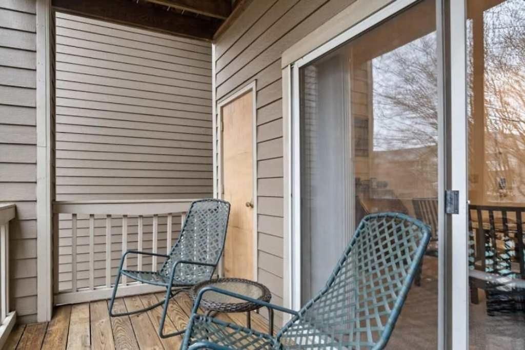 Apartment Cozy 1-br With A Seasonal Pool