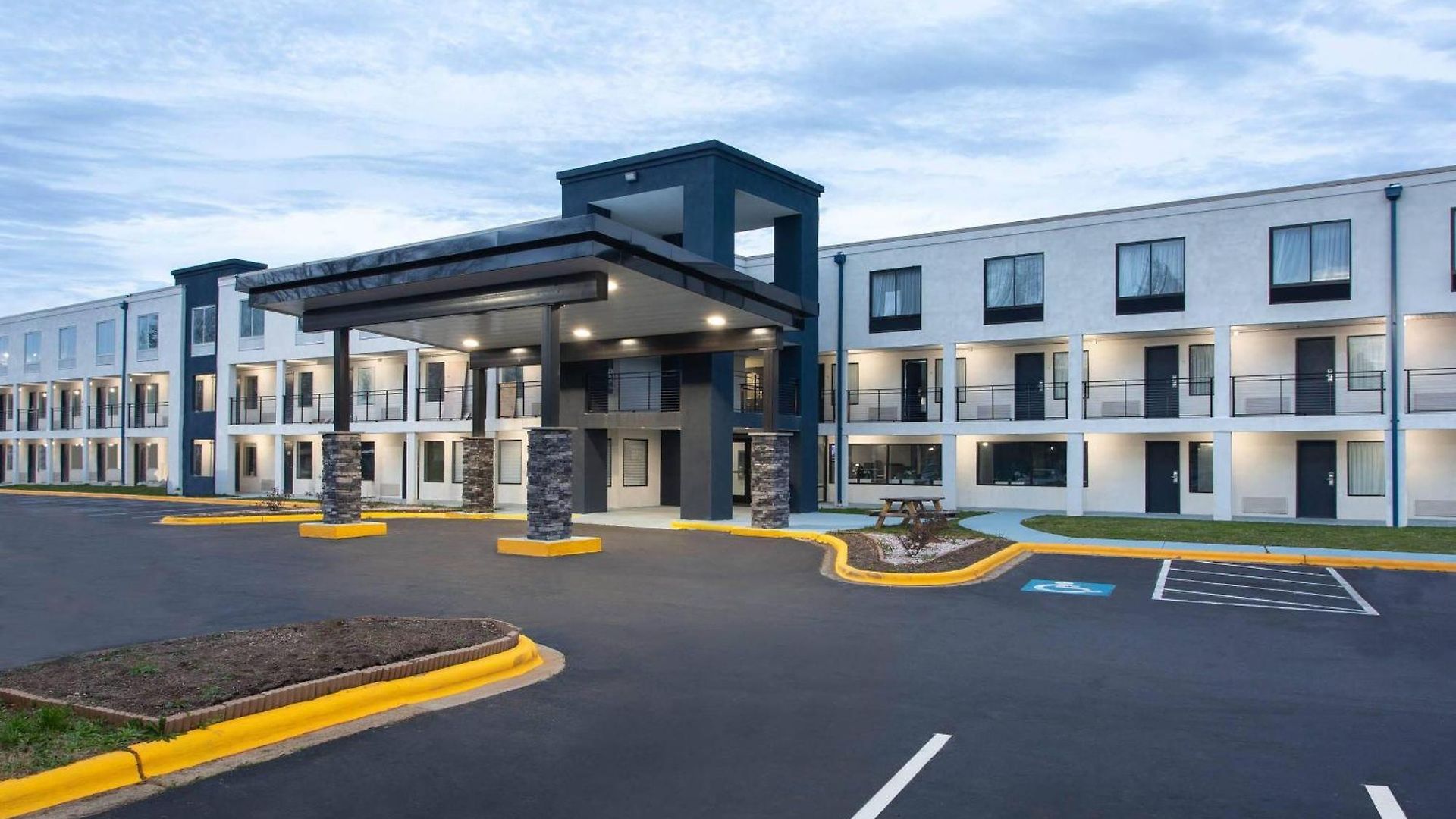 Hotel Clarion Pointe Charlotte