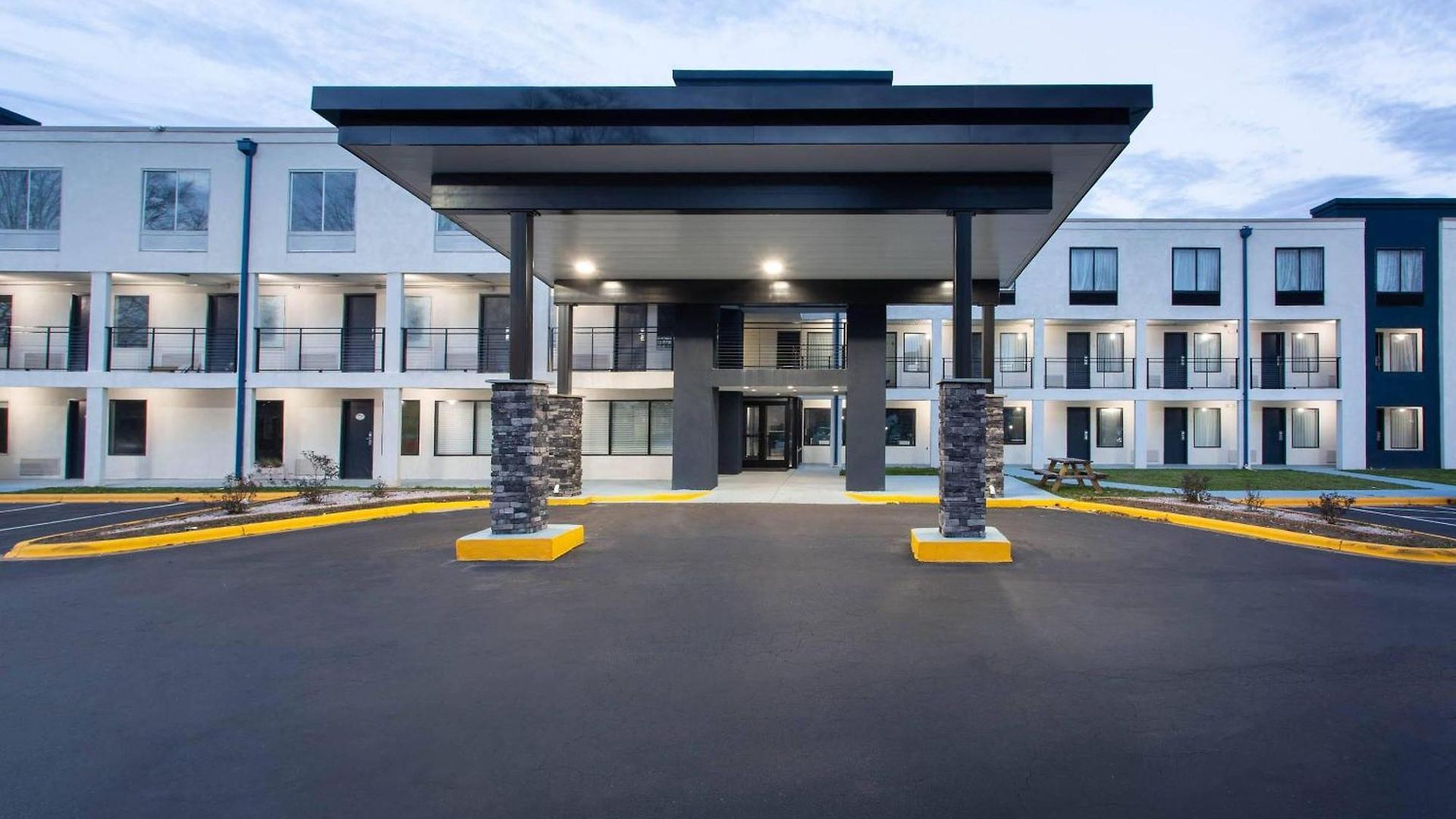 Hotel Clarion Pointe Charlotte