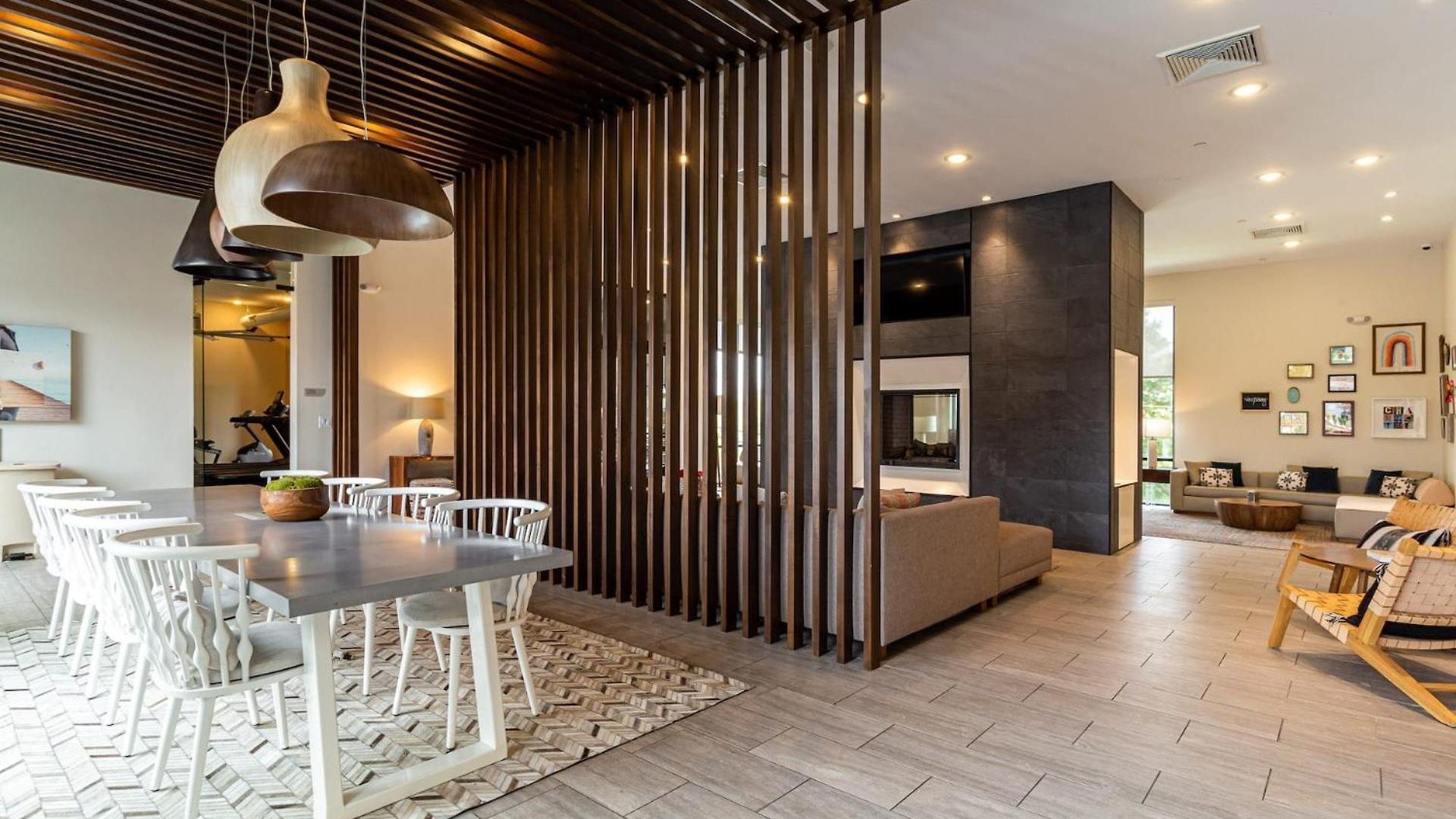 Kasa Freemorewest Hotel