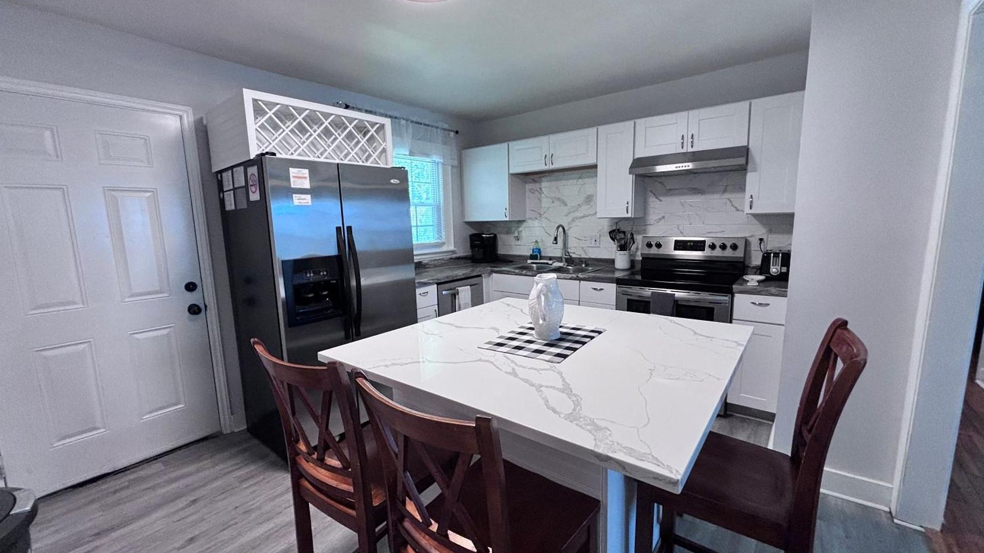Holiday home Charming 3 Bdrm In - 1 Mile To Uptown