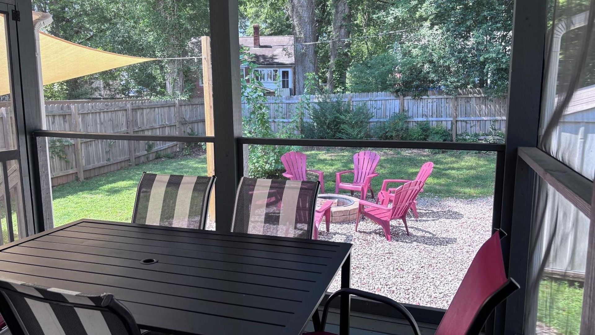 Charming 3 Bdrm In - 1 Mile To Uptown Holiday home *