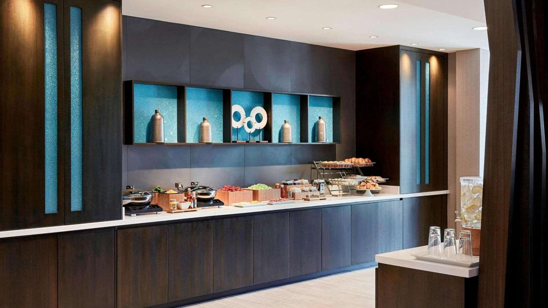 Springhill By Marriott Arrowood 3*