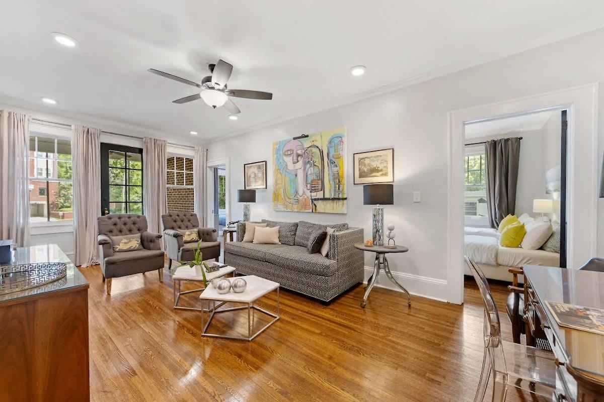 Holiday home 2 Bedroom In Myers Park With Comfortable Screened Porch Charlotte