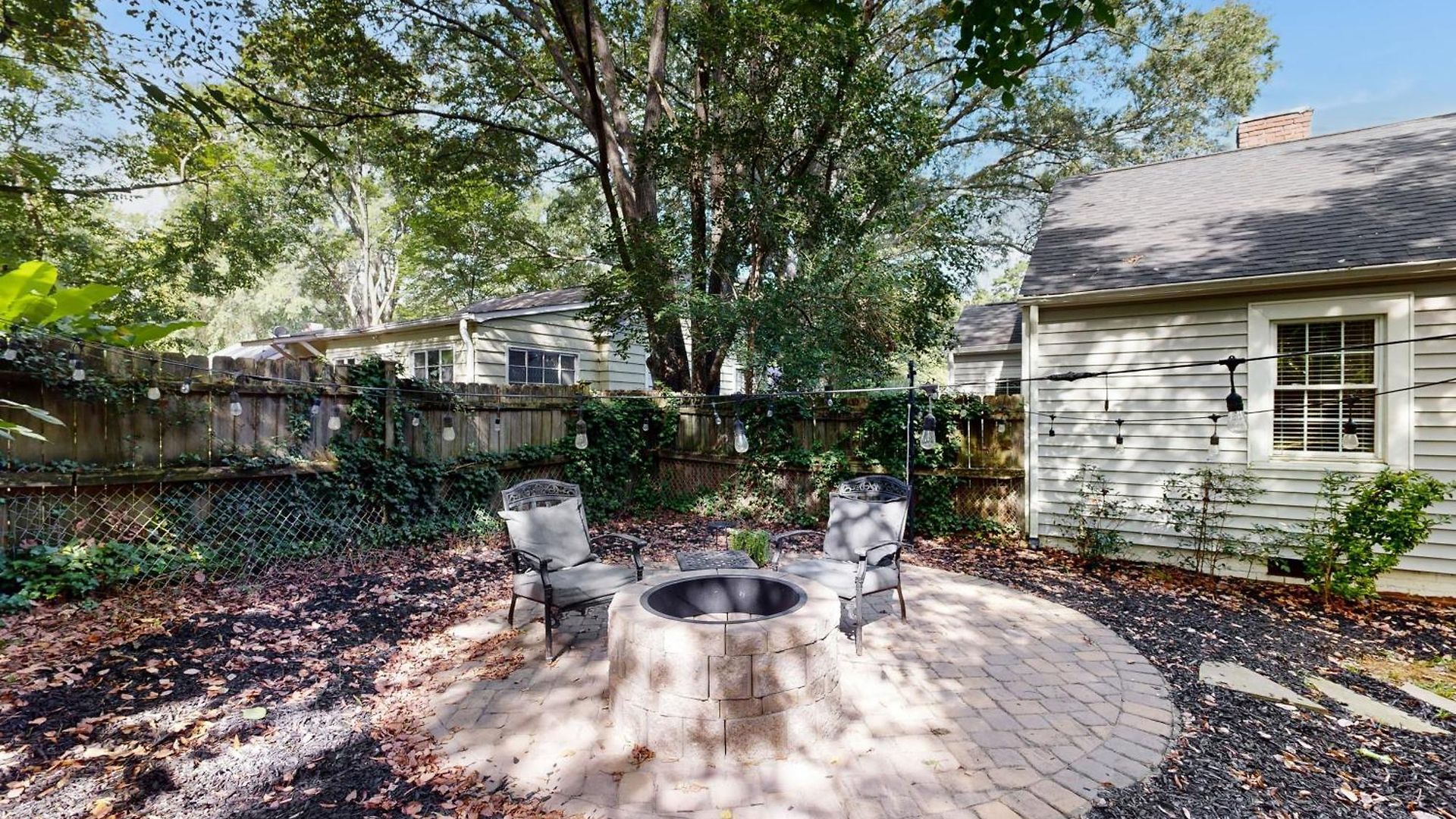 3 Mi To Dtwn Charlotte! Quiet Haven W/ Fenced Yard Holiday home *
